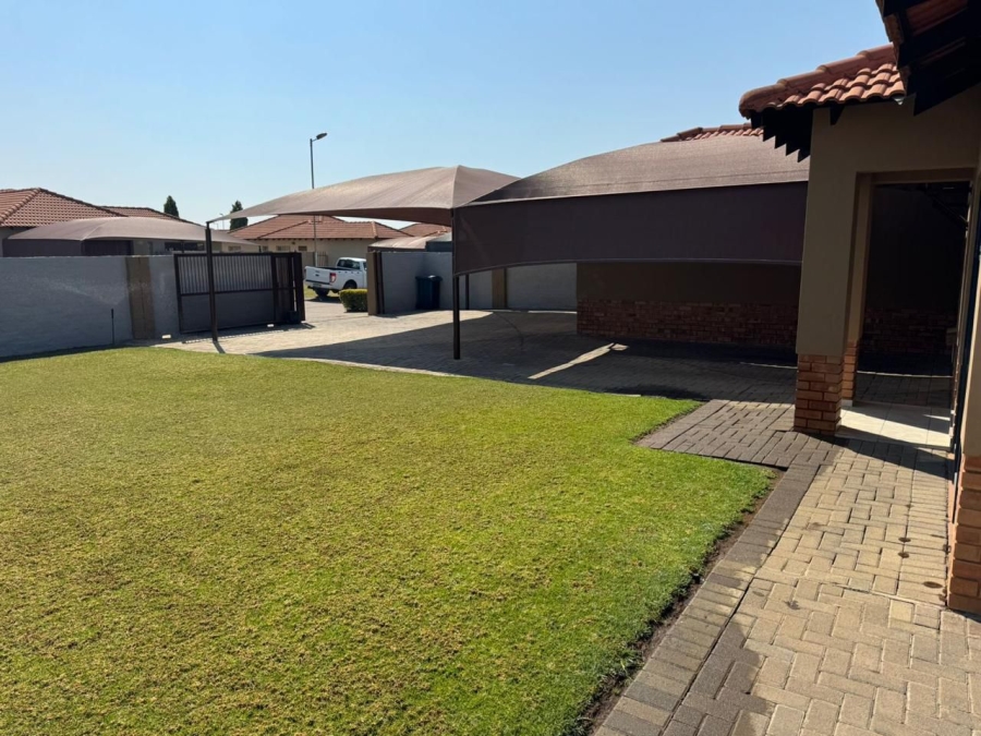 4 Bedroom Property for Sale in Hexrivier Lifestyle Estate North West